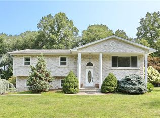 45 N Park Ter, Congers, NY