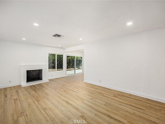3rd image of 634 E Pioneer Ave