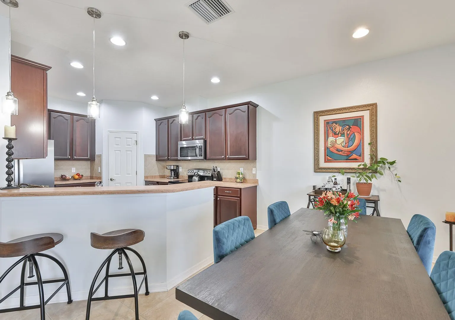 Gorgeous Pool Home @ Bahia Lakes! — Photo 3