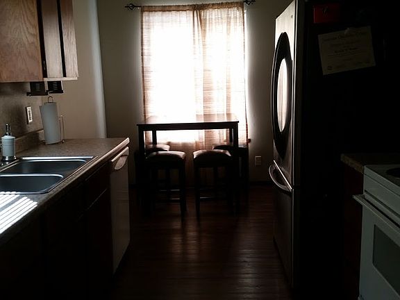4th image of 907 E Krayler Ave