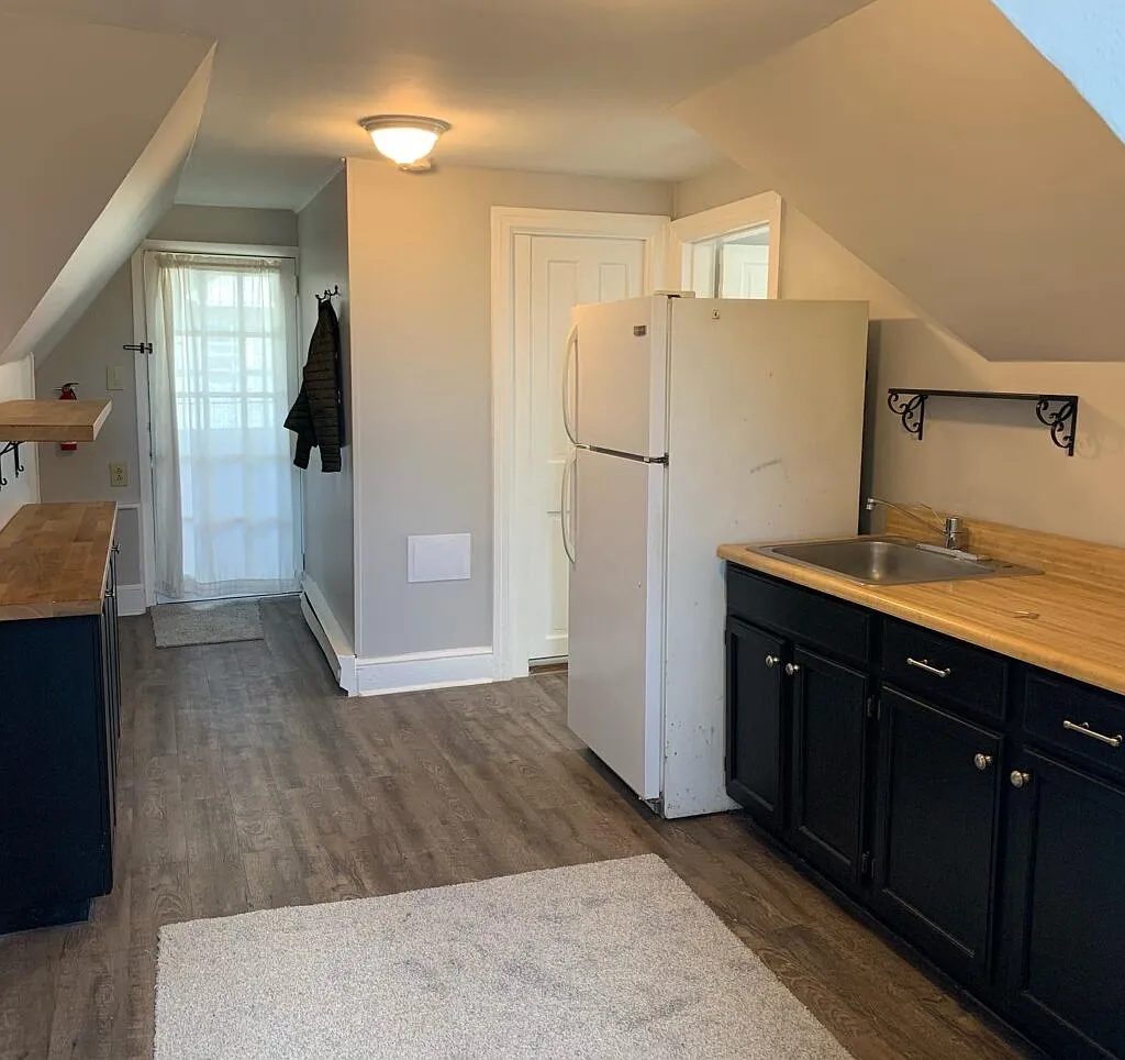 1 bed, $1,100 — Photo 2