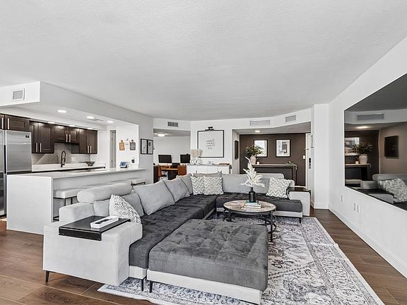 3rd image of 644 Island Way APT 405