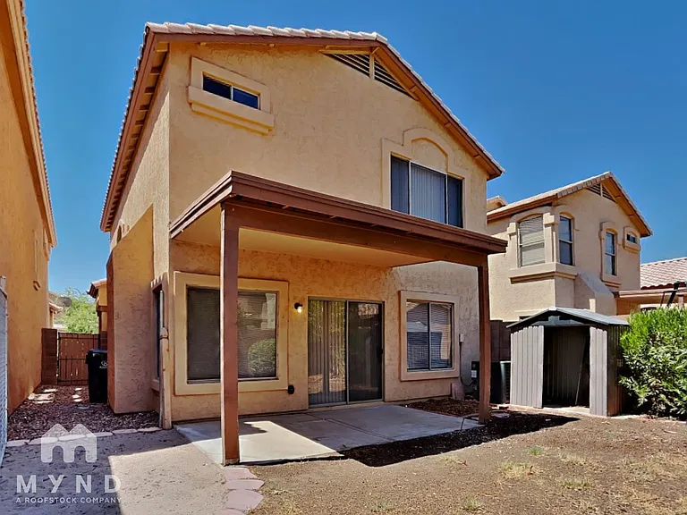 10524 W Almeria Rd — Photo 27