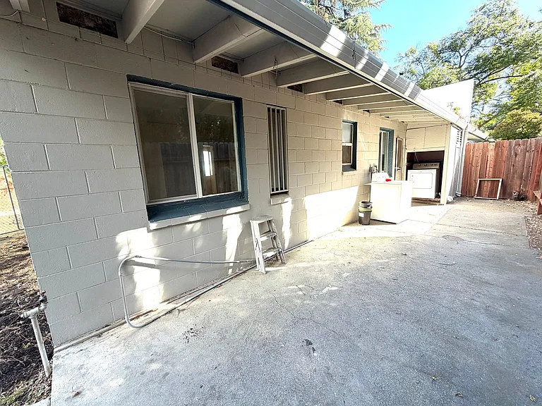523 D St — Photo 26