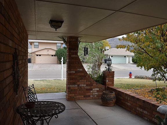 2nd image of 2525 Cherry Hills Dr