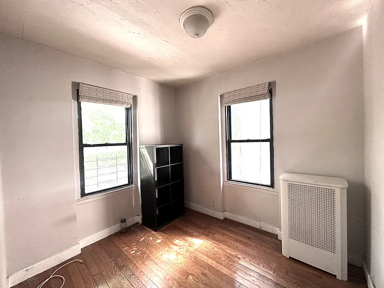 21-48 35th St #3C — Photo 9