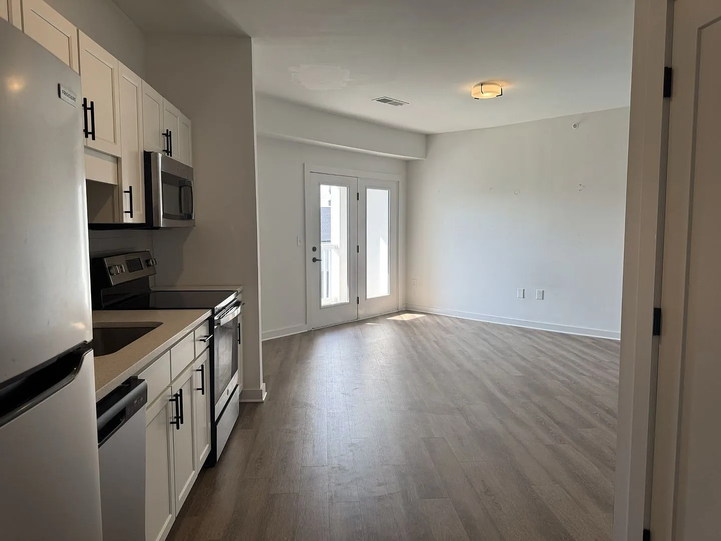 Studio Apartment in The Ontario in Nashville — Photo 3
