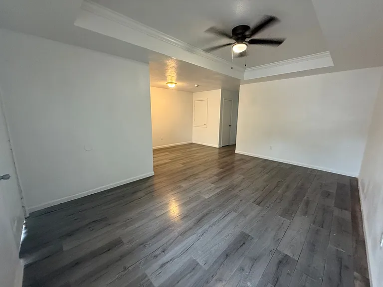 2041-2043 Helm Dr — Photo 15
