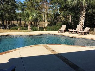 9112 Dixie St, Ocean Springs, MS 39564