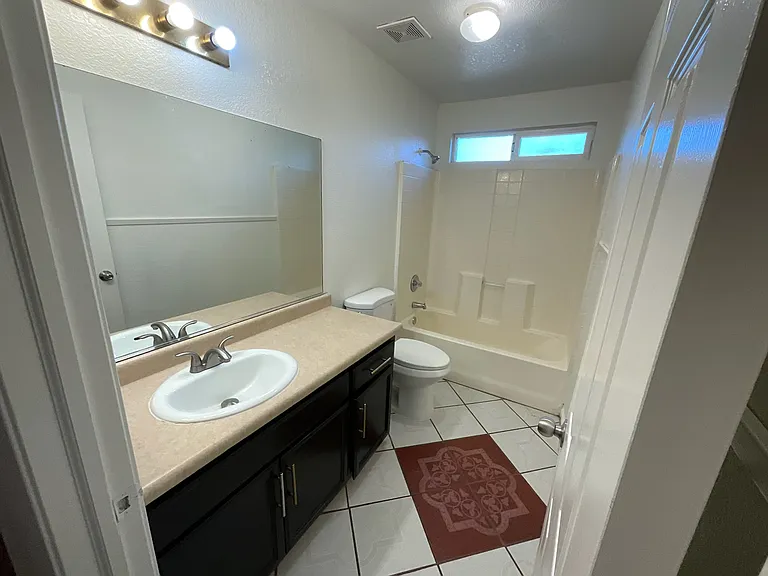 1328 Laguna Way — Photo 7