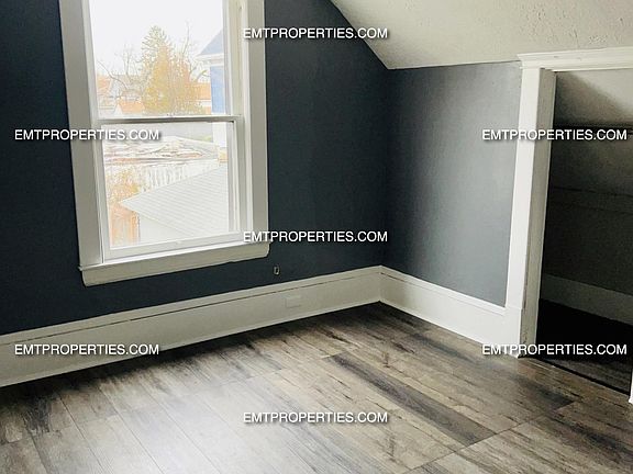 3rd image of 1110 W 5th St