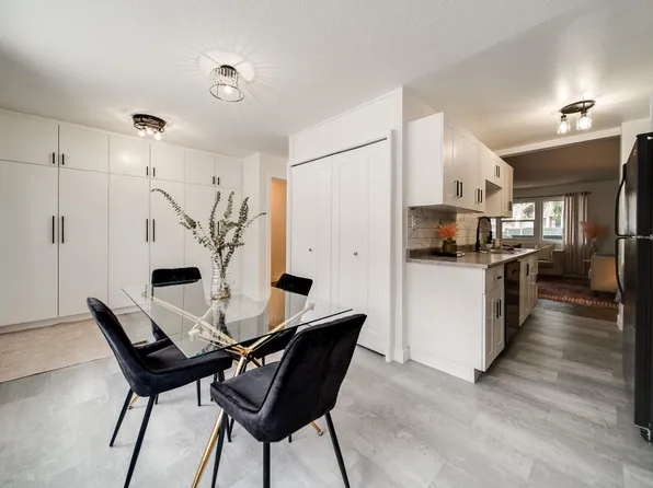 521 Village On The Grn NW, Edmonton, AB T5A 1H2