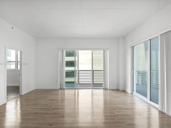 234 NE 3rd St APT 1002, Miami, FL 33132