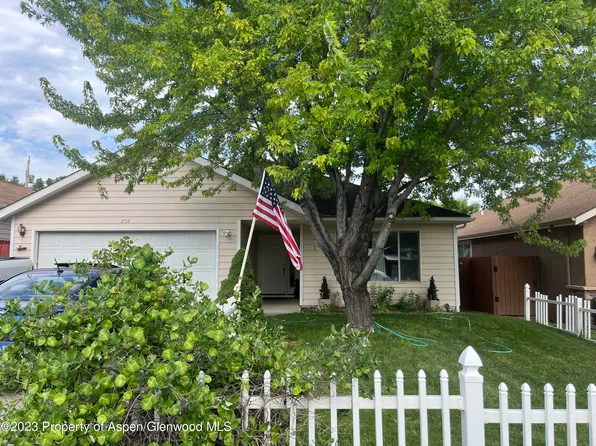 258 Birch Ct, Silt, CO 81652