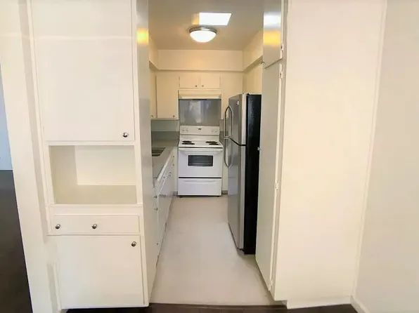 8630 Burton Way APT 303, Los Angeles, CA 90048