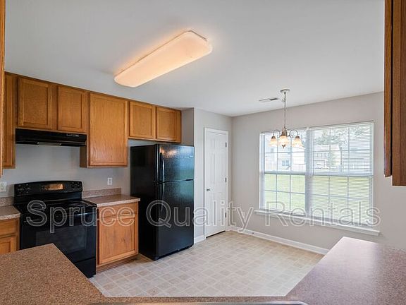 4th image of 1112 Sweet Gale Dr