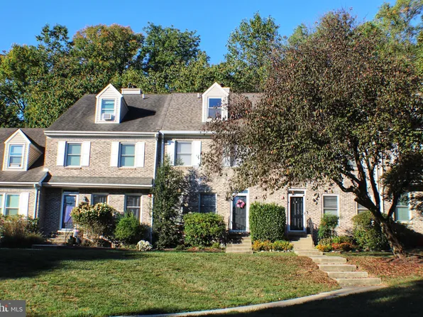 1244 Country Club Dr, Springfield, PA 19064