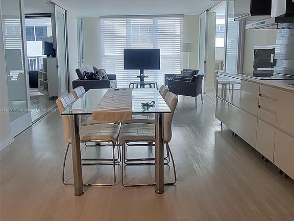 3rd image of 1228 West Ave APT 815
