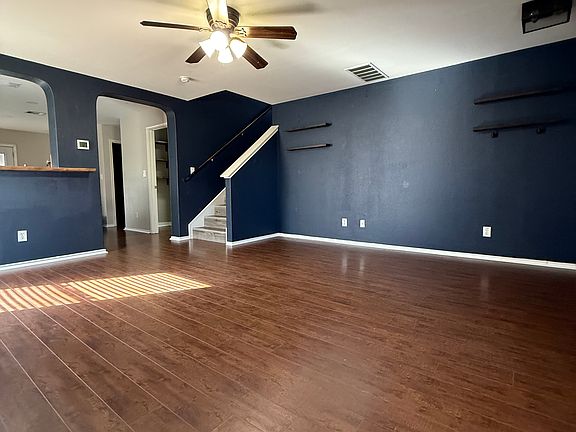 4th image of 515 Red Robin Dr