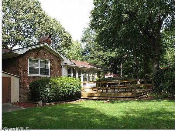 4th image of 301 Thornwood Dr