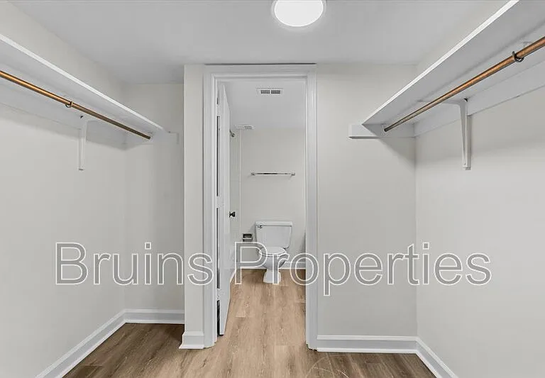 1522 Benjamin Pkwy #C — Photo 17