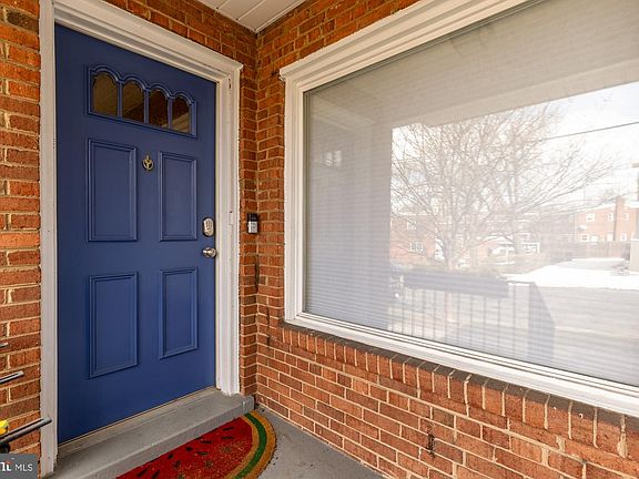 3rd image of 625 Kensington Pl NE