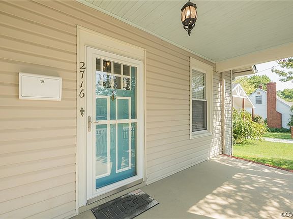 5th image of 2716 Dellrose Ave