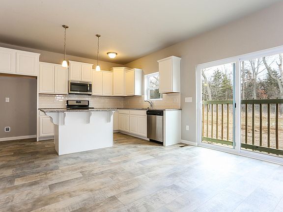 5th image of 3233 Railtown Rd