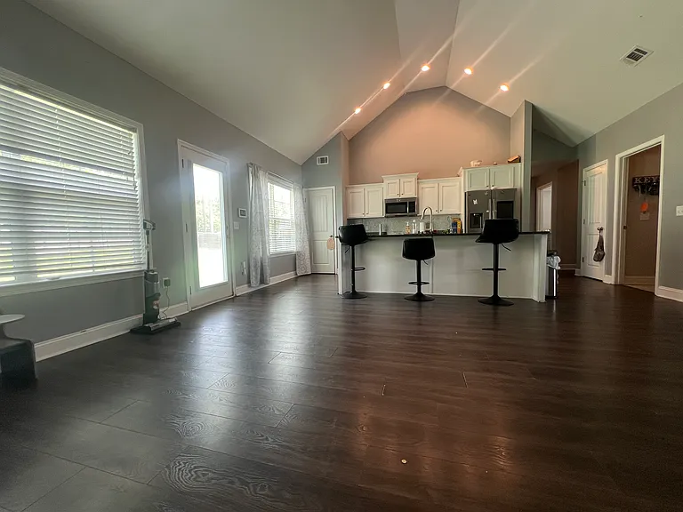 203 Tannery Ln — Photo 8