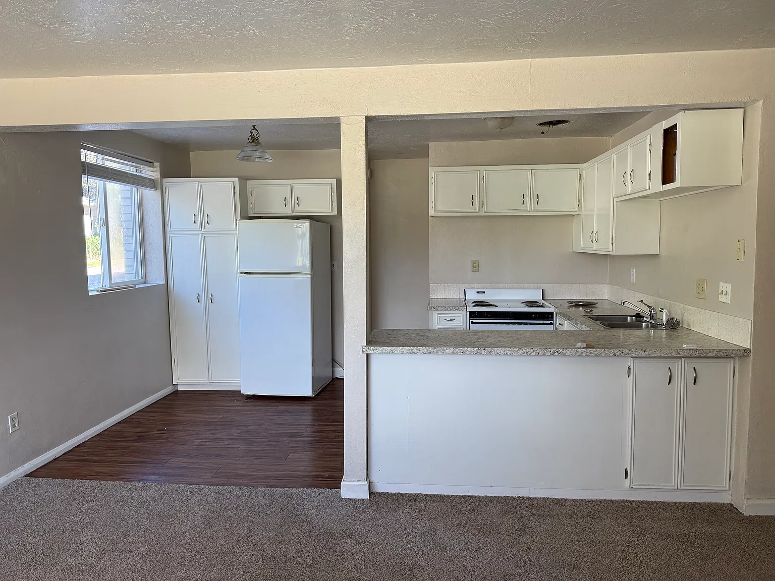 2 bed, 873 sqft, $850 — Photo 2