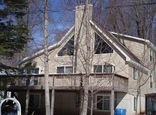 14 Boathouse Rd, Lake Ariel, PA 18436