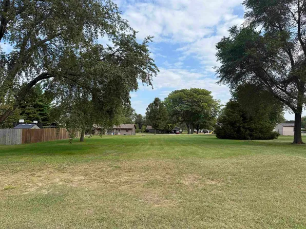 Brentwood Rd, Machesney Park, IL 61115