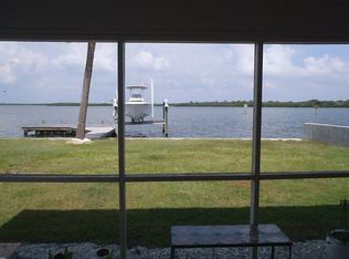 1935 Arrowhead Dr NE, Saint Petersburg, FL 33703