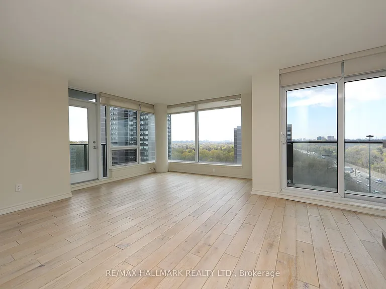 18 Valley Woods Rd #Penthouse 206 — Photo 13