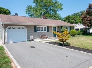 4 Weldon Rd, Edison, NJ 08817