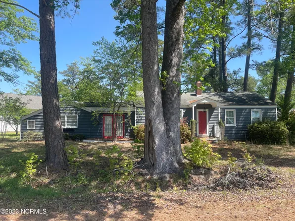 204 E Poplar Street, Bladenboro, NC 28320