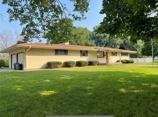 89 Benton Dr, Decatur, IL 62526