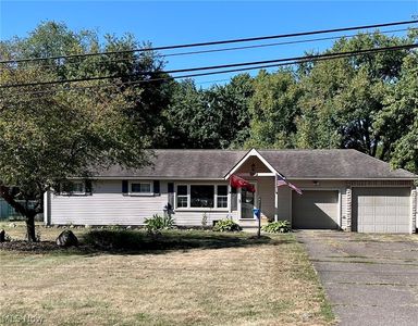 5221 Revere Ave NW, Massillon, OH, 44647