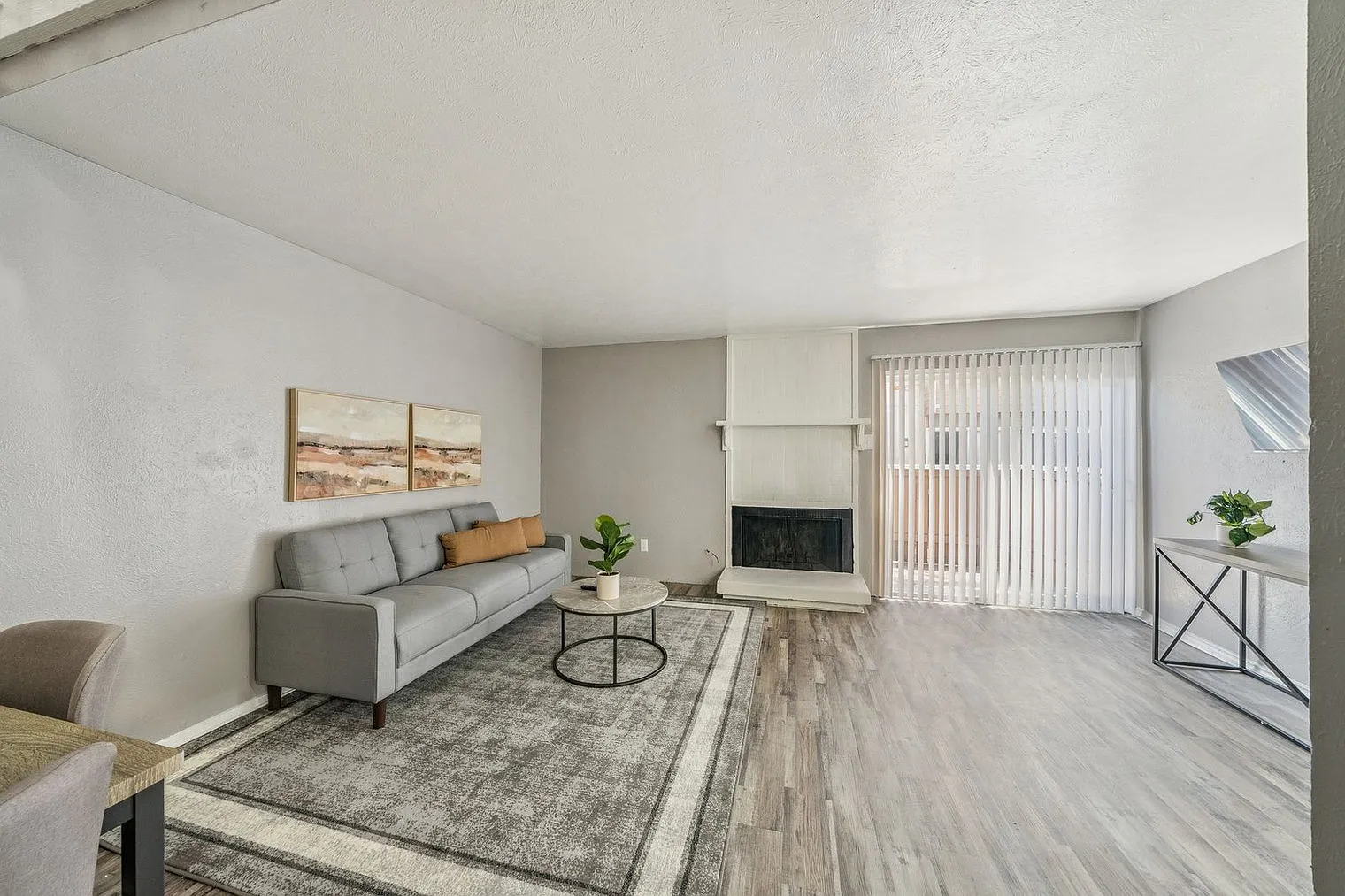 1 bed, 1.0 bath, 871 sqft, $1,528 — Photo 1