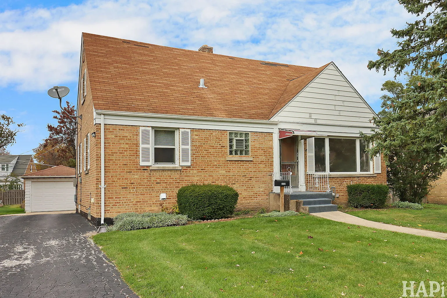 2232 Harrison St photo 1