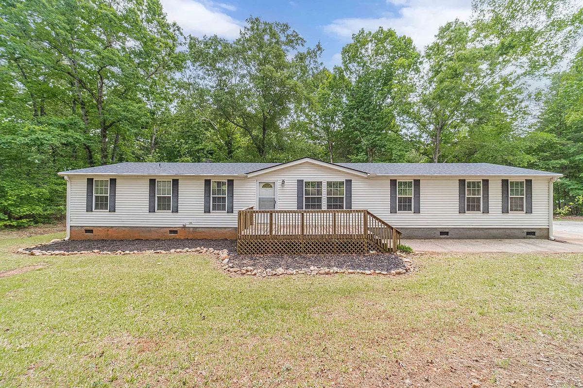 6-web-or-mls-Kings Ridge Dr-6_05052026 - 246 Kings Ridge Dr