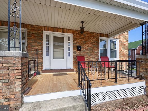 4th image of 561 Burrowes Ave