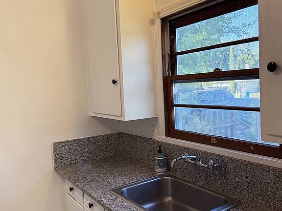 2nd image of 887 Lorna Dr