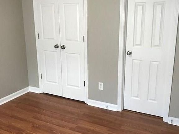 4th image of 4555 Rock Creek Cir