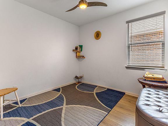 5th image of 1112 Mahogany Ln