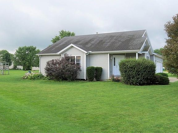3rd image of 758 Oakdale Dr
