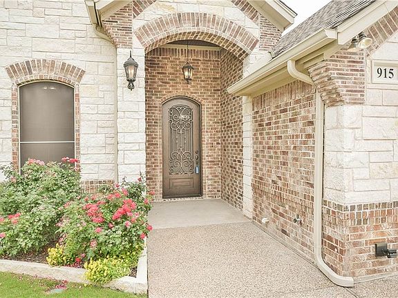2nd image of 915 Joshua Ct