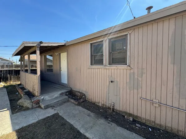 209 W. Warren Avenue, 209 W Warren Ave #C, Bakersfield, CA 93308