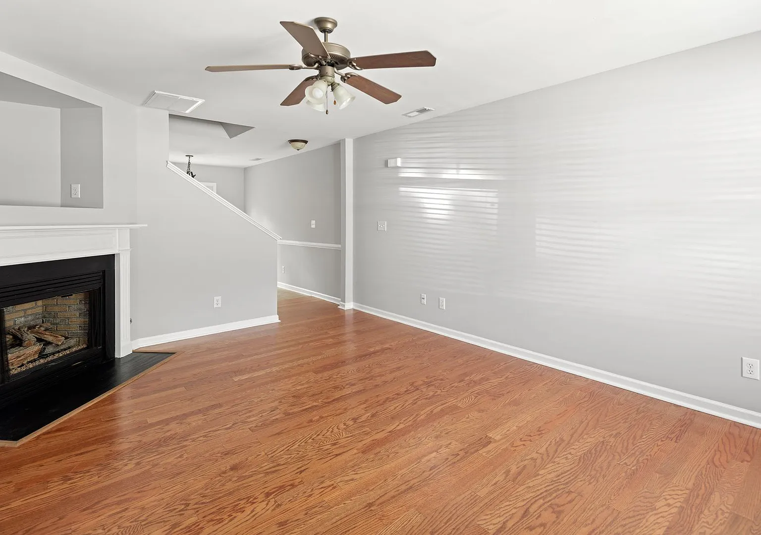 Lovely Townhome - Great Fletcher Location! — Photo 3