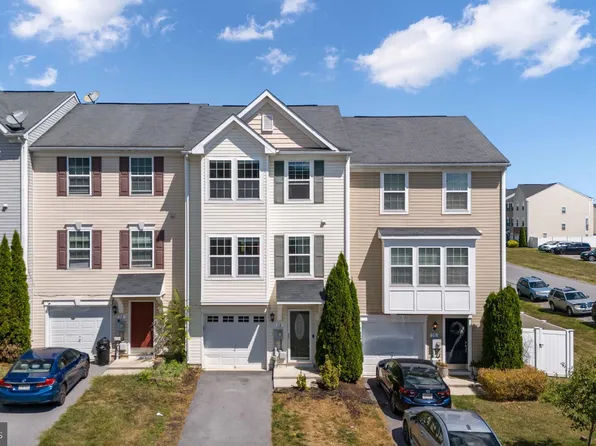 14 Venetian Ct, Hedgesville, WV 25427